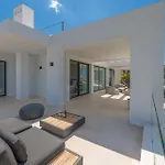 Jomo Villa *