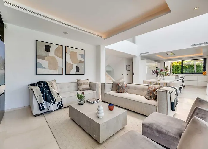 Jomo וילה מארבלה