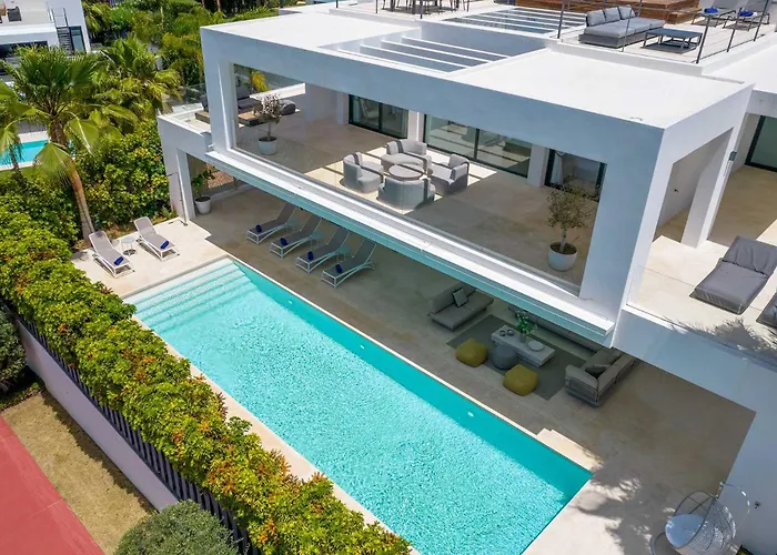 Jomo Villa *
